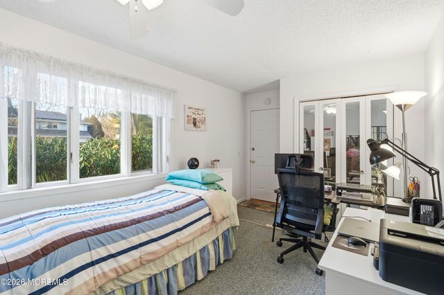 4 Salem Lane, Jackson, NJ 08527