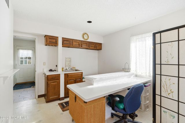 4 Salem Lane, Jackson, NJ 08527