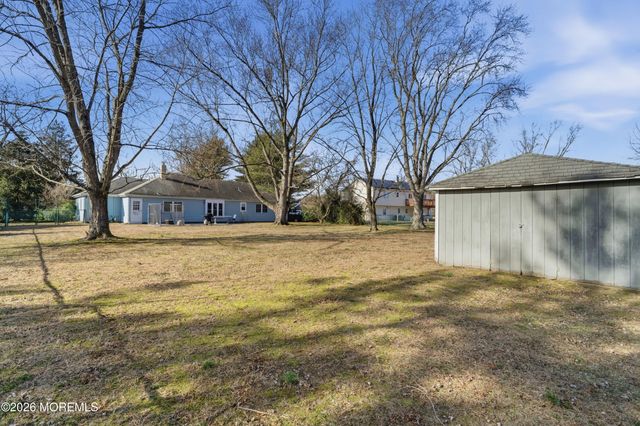 4 Salem Lane, Jackson, NJ 08527