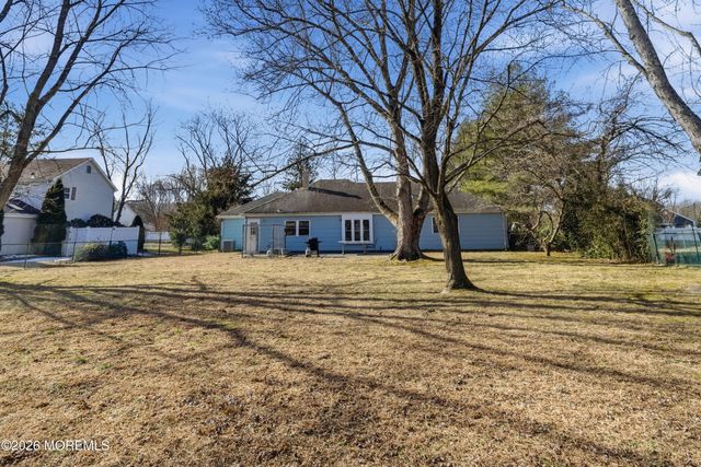 4 Salem Lane, Jackson, NJ 08527