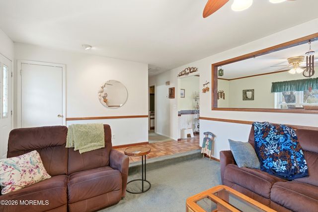 4 Salem Lane, Jackson, NJ 08527