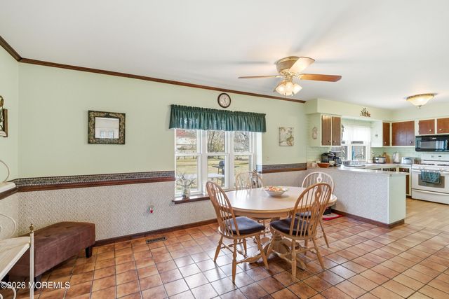 4 Salem Lane, Jackson, NJ 08527