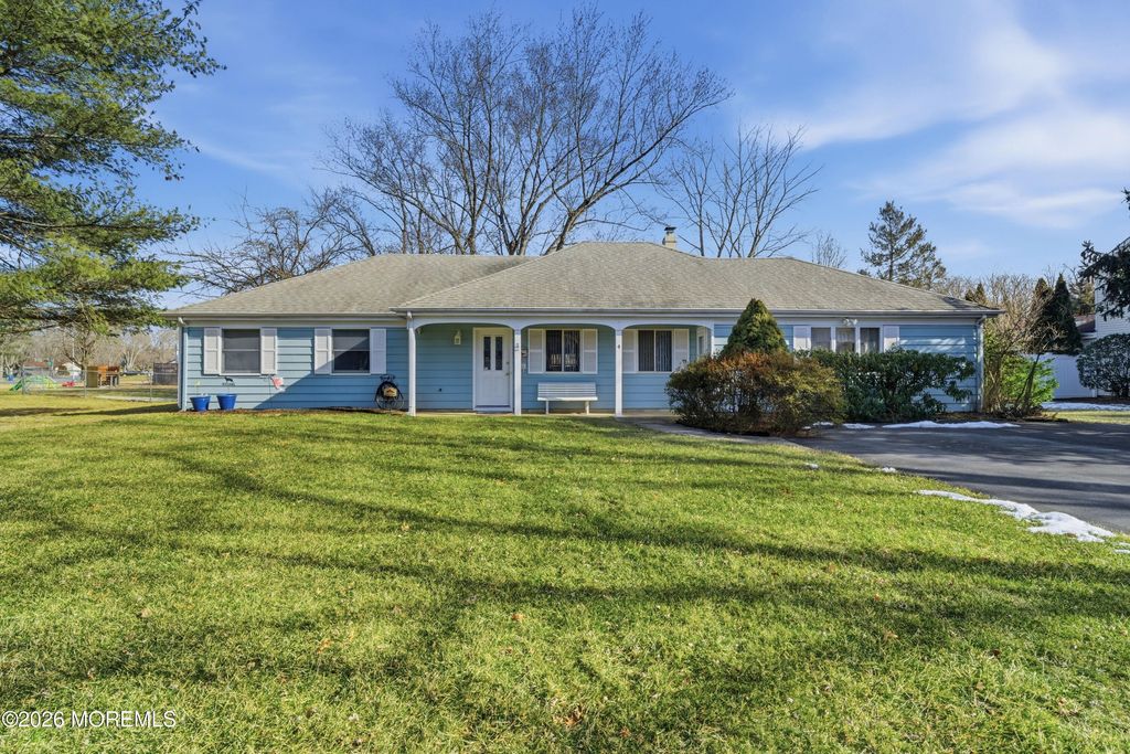 4 Salem Lane, Jackson, NJ 08527