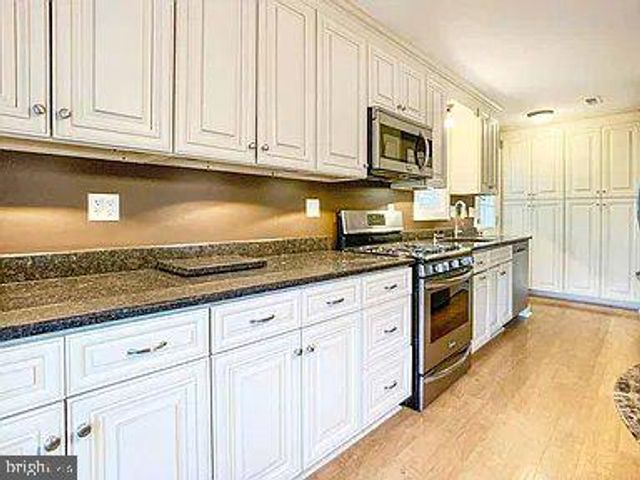 225 ALLENDALE DR, Morrisville, PA 19067