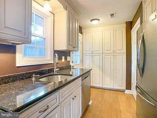 225 ALLENDALE DR, Morrisville, PA 19067