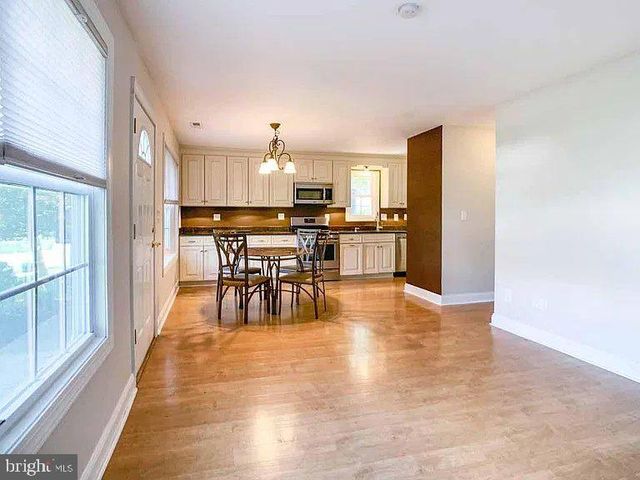 225 ALLENDALE DR, Morrisville, PA 19067