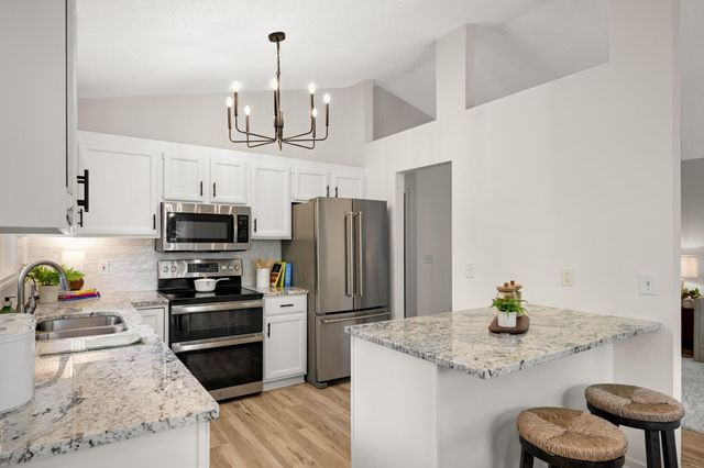 8900 Rosewood Lane N, Maple Grove, MN 55369