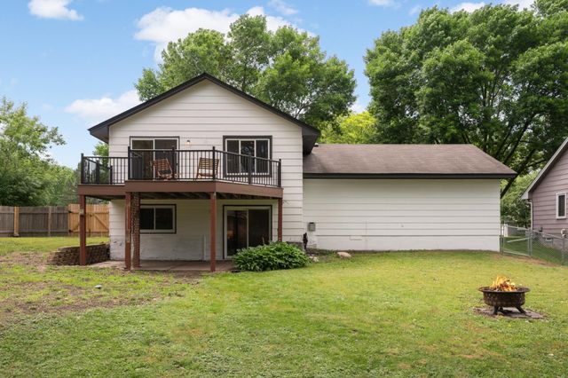 8900 Rosewood Lane N, Maple Grove, MN 55369