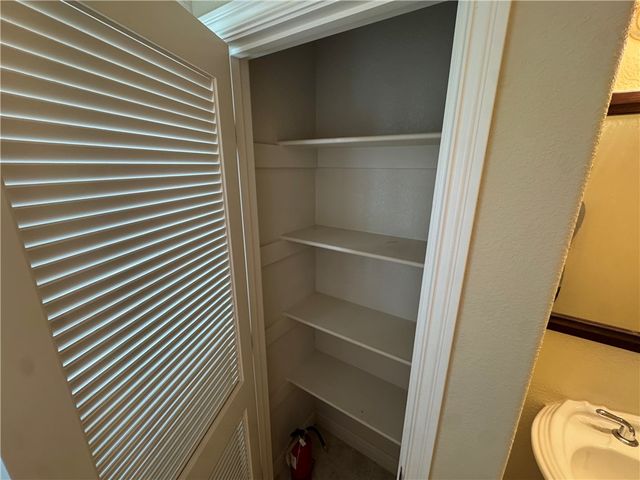 407 Lyndal Lane, Bentonville, AR 72712