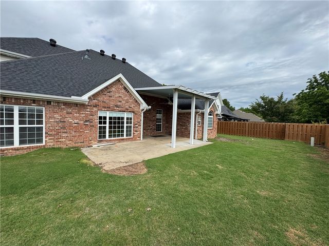 407 Lyndal Lane, Bentonville, AR 72712