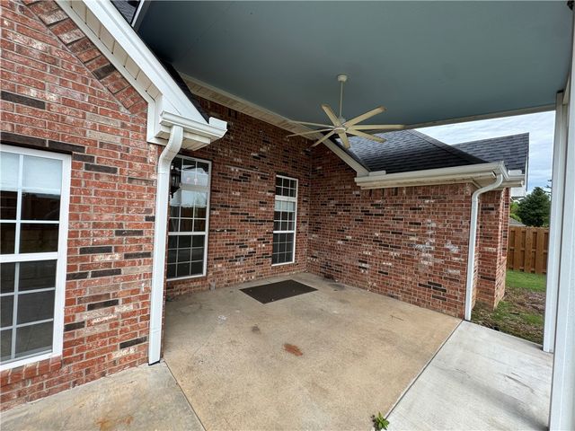 407 Lyndal Lane, Bentonville, AR 72712