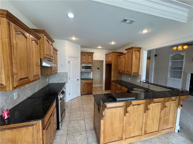 407 Lyndal Lane, Bentonville, AR 72712