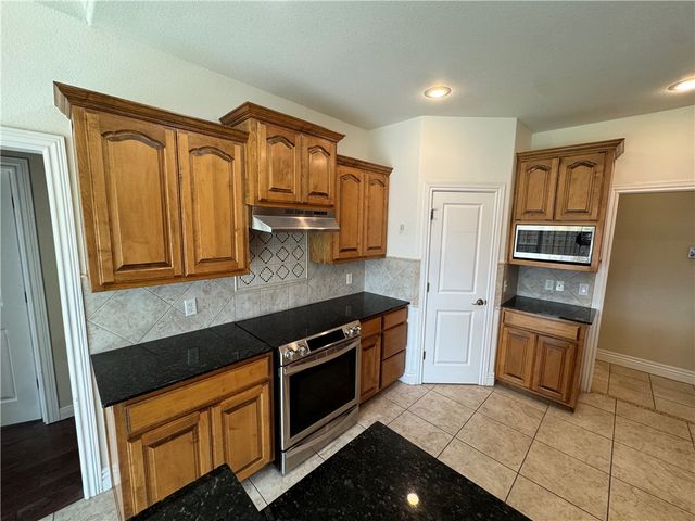 407 Lyndal Lane, Bentonville, AR 72712