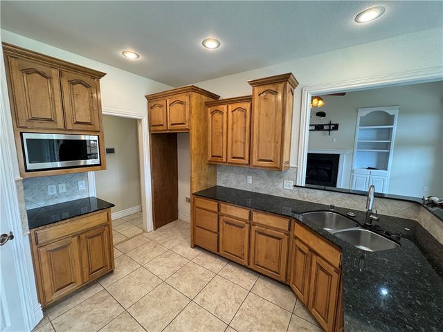 407 Lyndal Lane, Bentonville, AR 72712