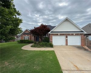 407 Lyndal Lane, Bentonville, AR 72712