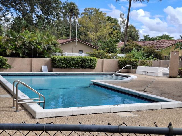 8763 Shadow Wood Boulevard 202, Coral Springs, FL 33071