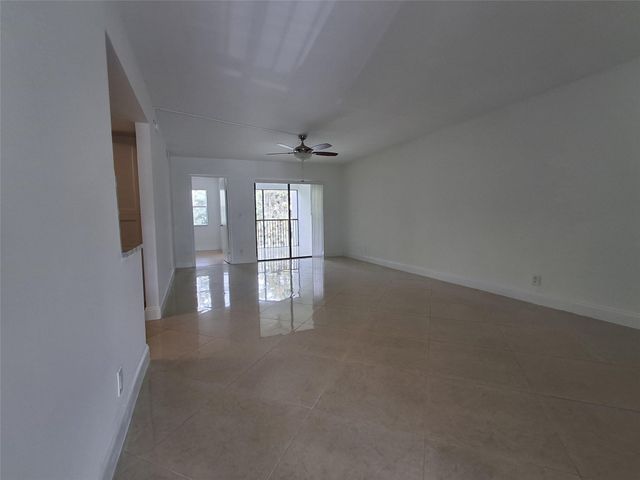 8763 Shadow Wood Boulevard 202, Coral Springs, FL 33071