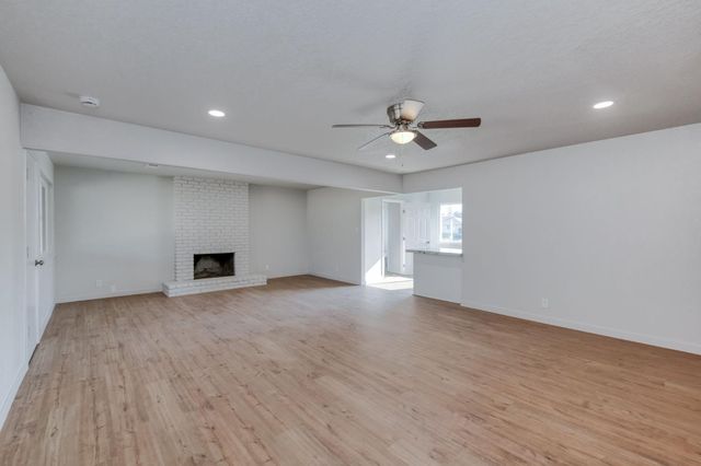 4031 E Pontiac Way, Fresno, CA 93726