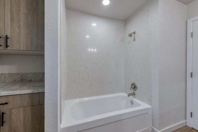 4031 E Pontiac Way, Fresno, CA 93726