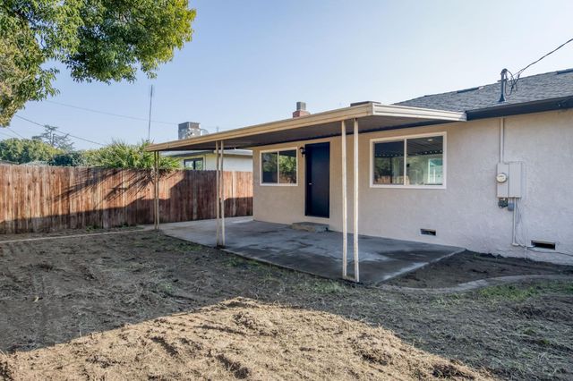 4031 E Pontiac Way, Fresno, CA 93726