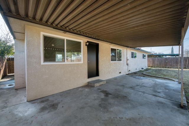 4031 E Pontiac Way, Fresno, CA 93726