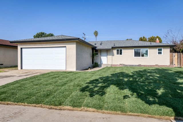 4031 E Pontiac Way, Fresno, CA 93726