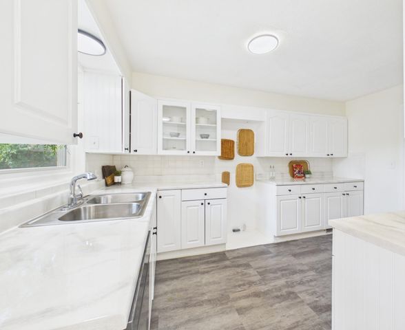 1863 S Chautauqua, Wichita, KS 67211