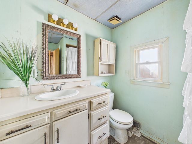 1863 S Chautauqua, Wichita, KS 67211