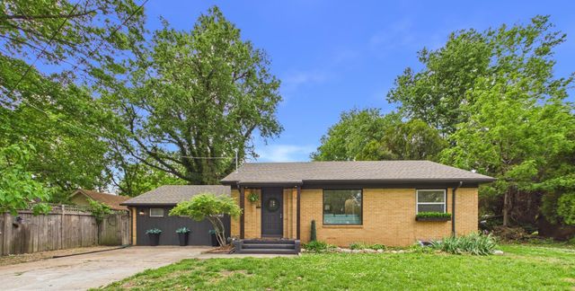 1863 S Chautauqua, Wichita, KS 67211
