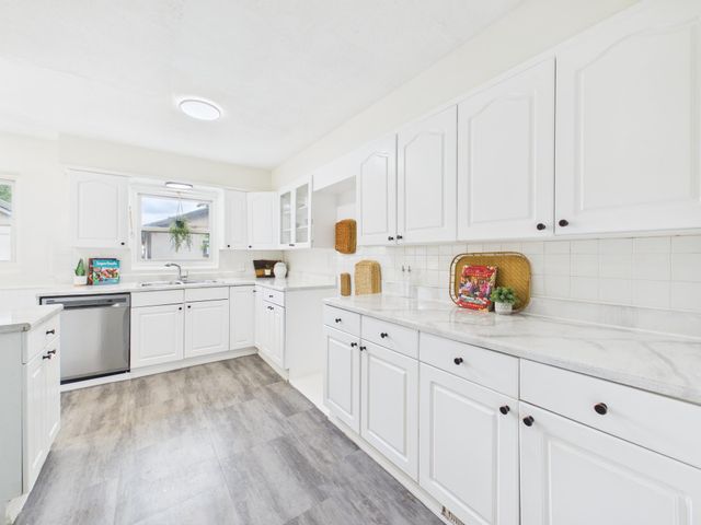 1863 S Chautauqua, Wichita, KS 67211