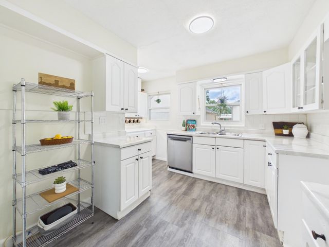 1863 S Chautauqua, Wichita, KS 67211