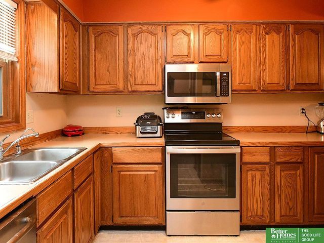 4752 Capitol Avenue, Omaha, NE 68132