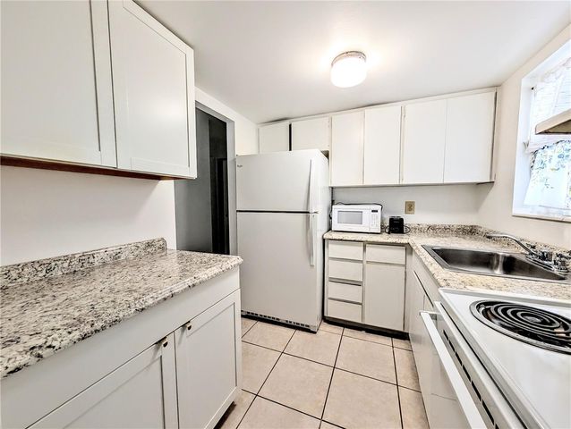 5872 EASY STREET L2, Bradenton, FL 34207