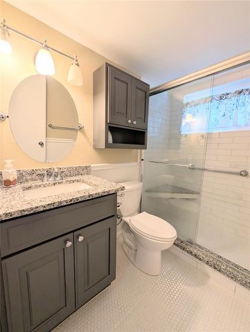 5872 EASY STREET L2, Bradenton, FL 34207