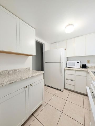 5872 EASY STREET L2, Bradenton, FL 34207