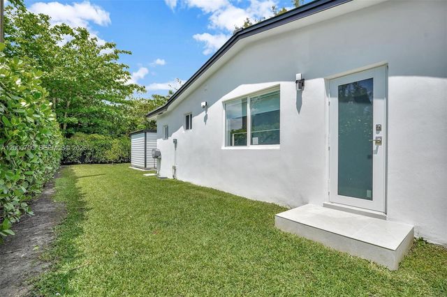7142 SW 65th Ave, South Miami, FL 33143