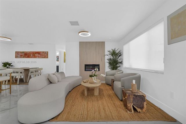 7142 SW 65th Ave, South Miami, FL 33143