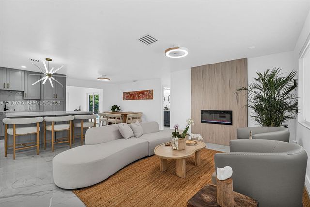 7142 SW 65th Ave, South Miami, FL 33143