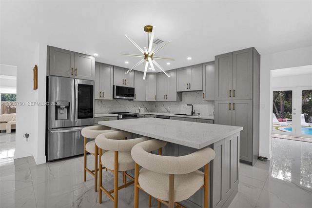 7142 SW 65th Ave, South Miami, FL 33143