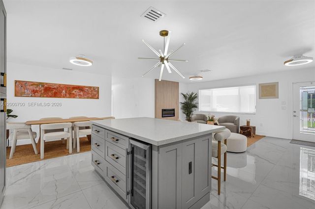 7142 SW 65th Ave, South Miami, FL 33143