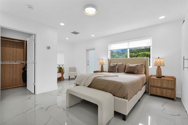 7142 SW 65th Ave, South Miami, FL 33143