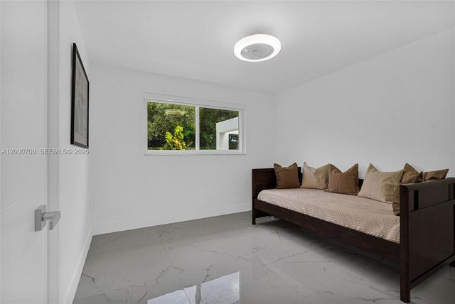 7142 SW 65th Ave, South Miami, FL 33143