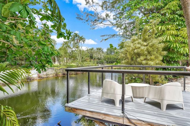 7142 SW 65th Ave, South Miami, FL 33143