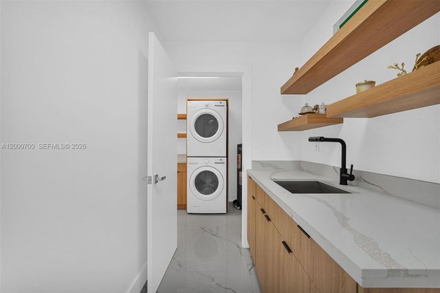 7142 SW 65th Ave, South Miami, FL 33143