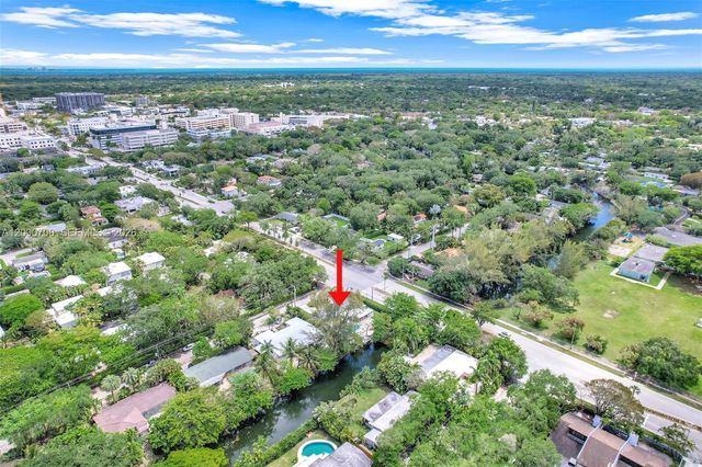 7142 SW 65th Ave, South Miami, FL 33143