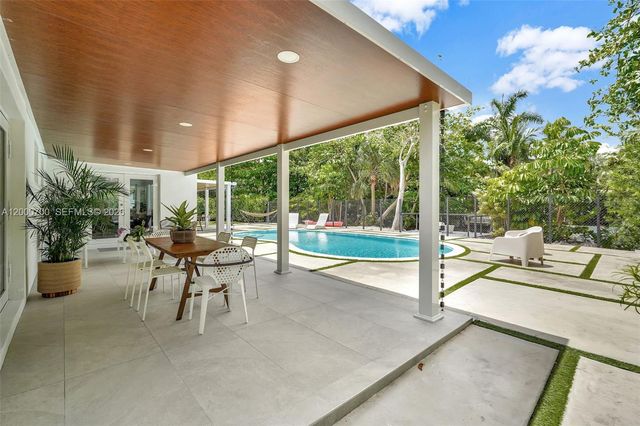 7142 SW 65th Ave, South Miami, FL 33143