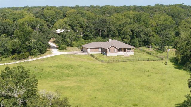 4074 Bucksnort Road, Franklin, TX 77856