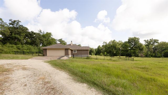 4074 Bucksnort Road, Franklin, TX 77856