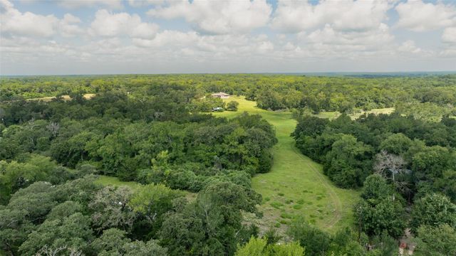 4074 Bucksnort Road, Franklin, TX 77856