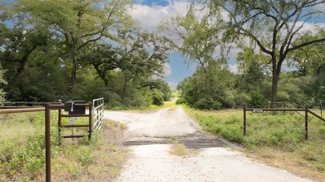 4074 Bucksnort Road, Franklin, TX 77856